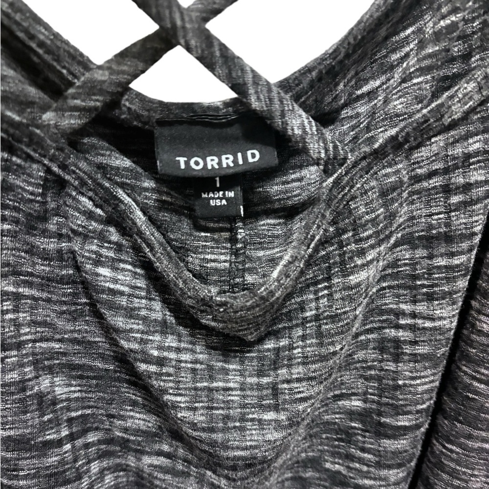 Torrid off the shoulder cross cross grey speckled top - Picture 3 of 4